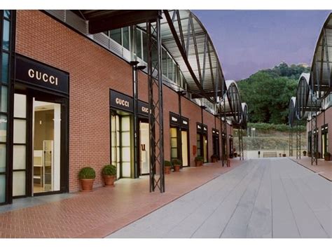 florence outlet mall gucci|gucci outlet in florence italy.